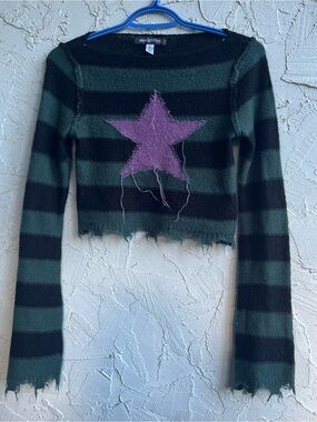 Urban Outfitters Star Cropped Sweater!
